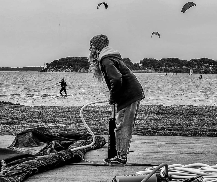 Foto di Valentina La Gioia, istruttrice e manager a Stagnone Kiteboarding