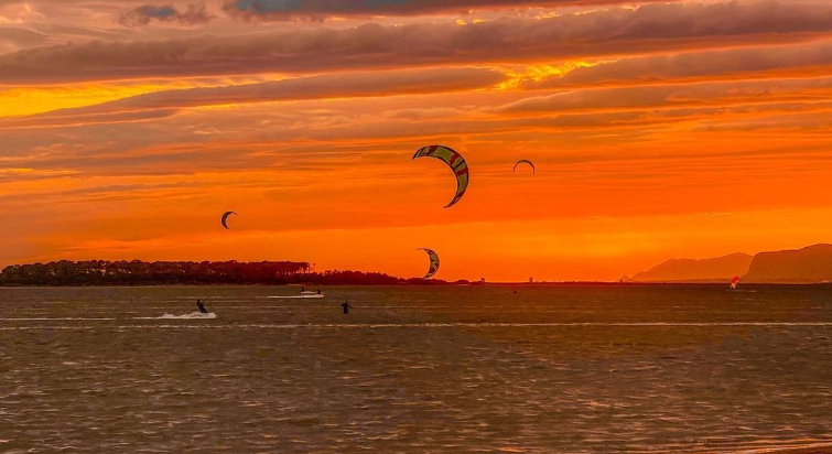 Kitesurf a lo stagnone