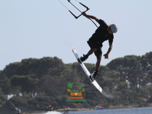 Dove alloggiare allo Stagnone senza macchina se vuoi fare kitesurf