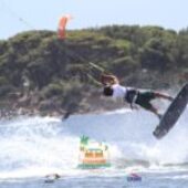 Kitecamp 2 Giugno: Un Weekend di Vento, Mare e Kitesurf!