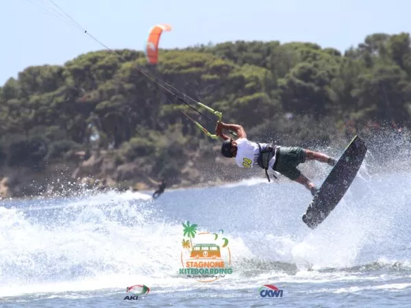 Kitecamp 2 Giugno: Un Weekend di Vento, Mare e Kitesurf!