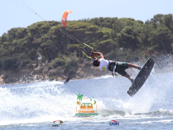Kitecamp 2 Giugno: Un Weekend di Vento, Mare e Kitesurf!